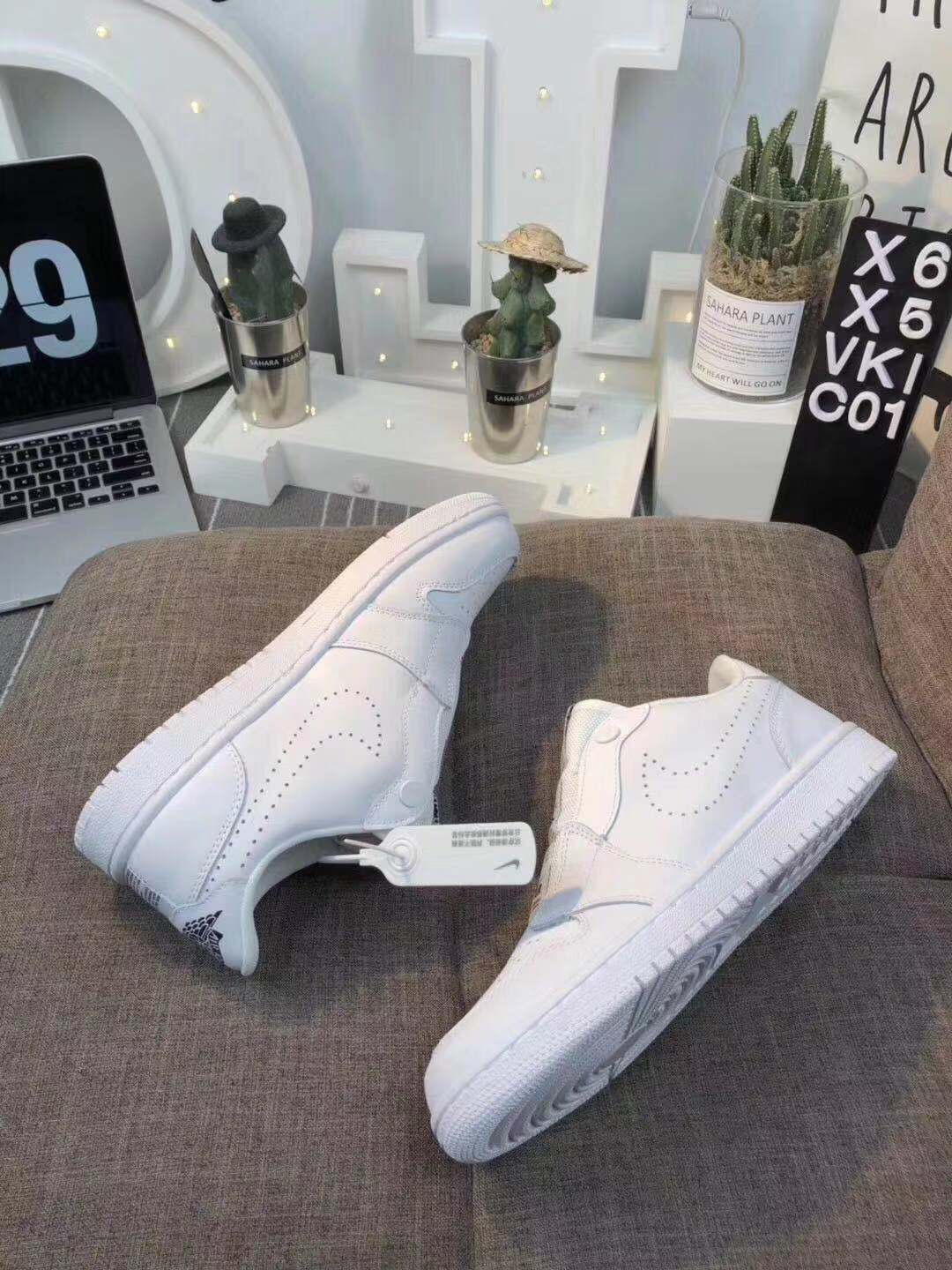 Nike Wmns Air Jordan 1 GS All White Shoes